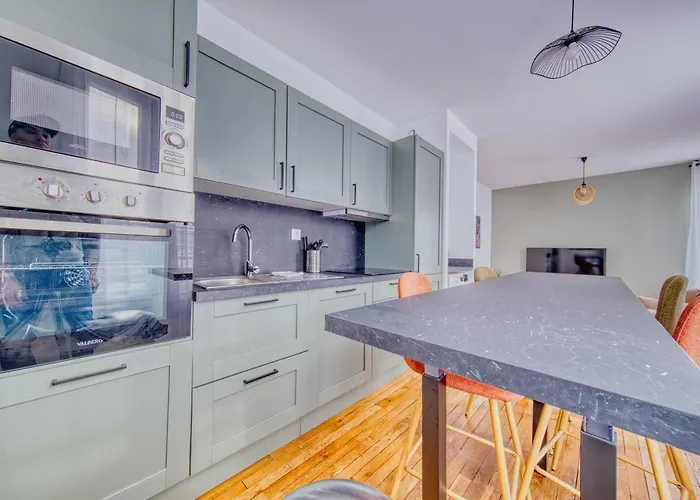 Excellence Sarrail Apartment Reims