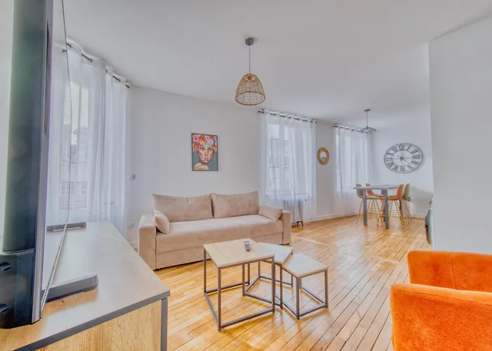 Excellence Sarrail Apartment Reims